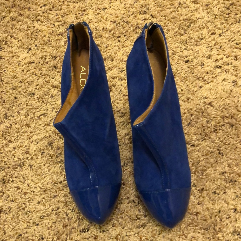 New Aldo Blue Suede Stiletto Booties in size 10